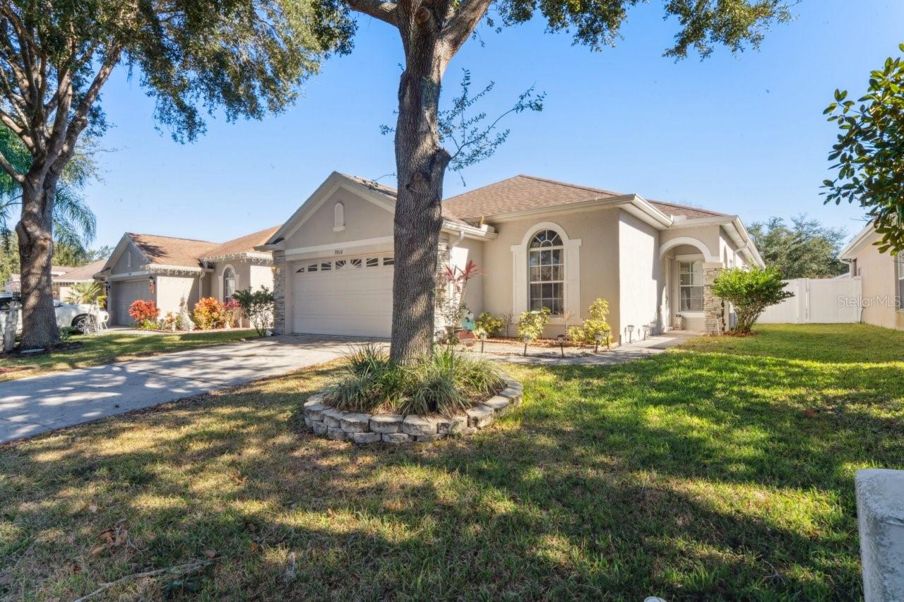 WATERS EDGE 01 - Residential