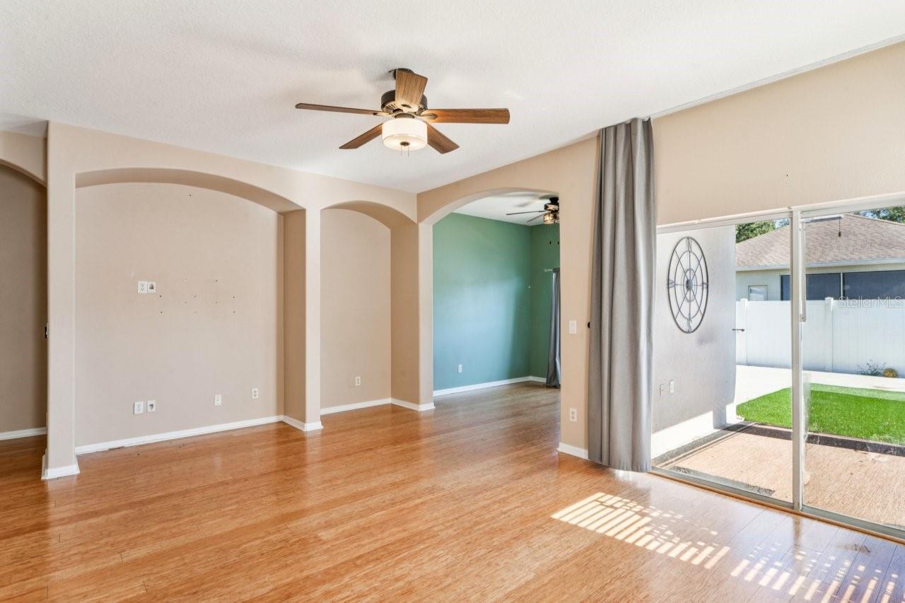 WATERS EDGE 01 - Residential