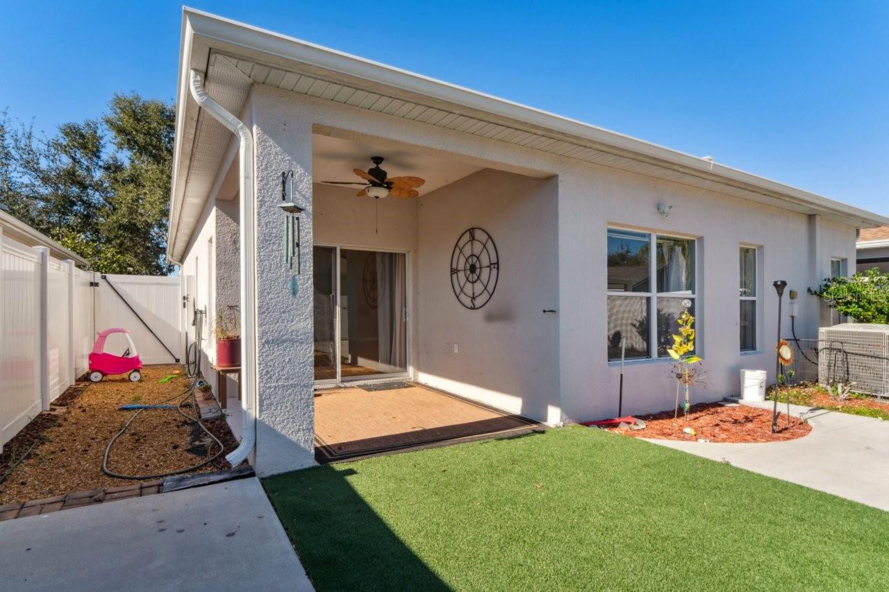 WATERS EDGE 01 - Residential