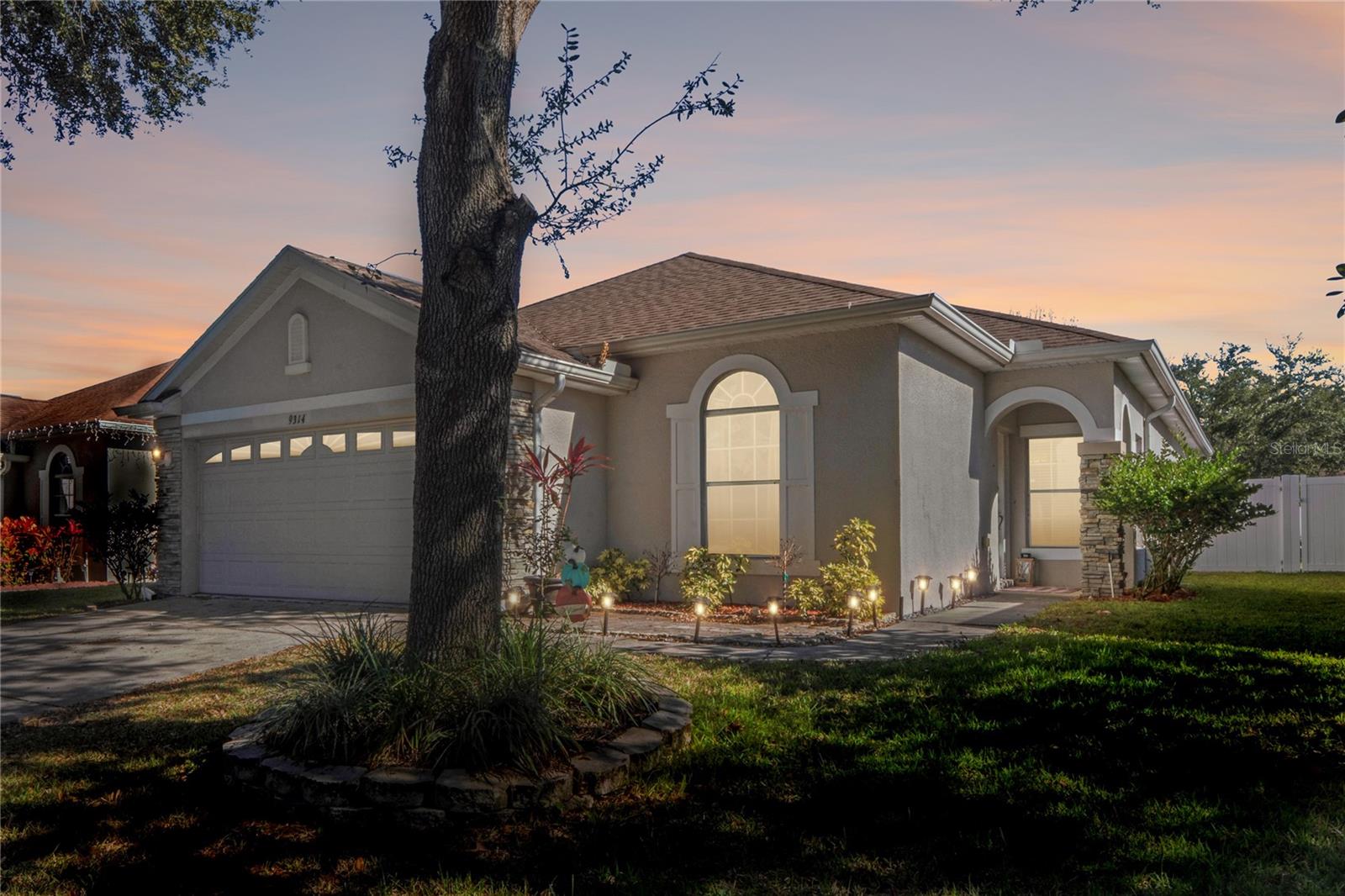 WATERS EDGE 01 - Residential