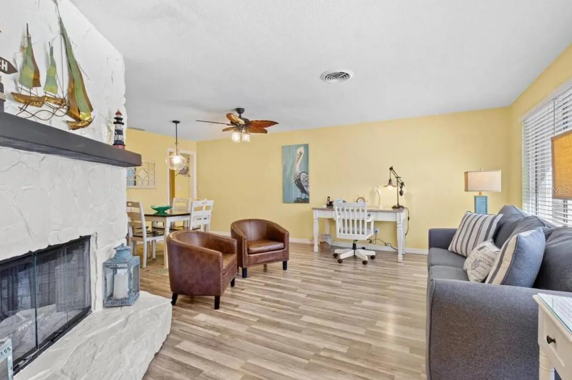 1560 SIMMONS DRIVE