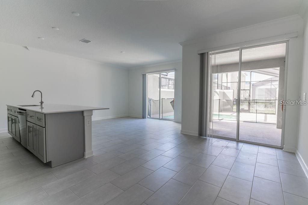 2460 READING TRAIL