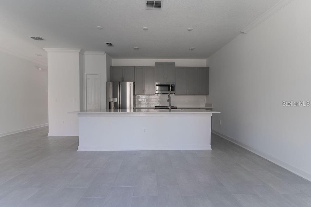 2460 READING TRAIL