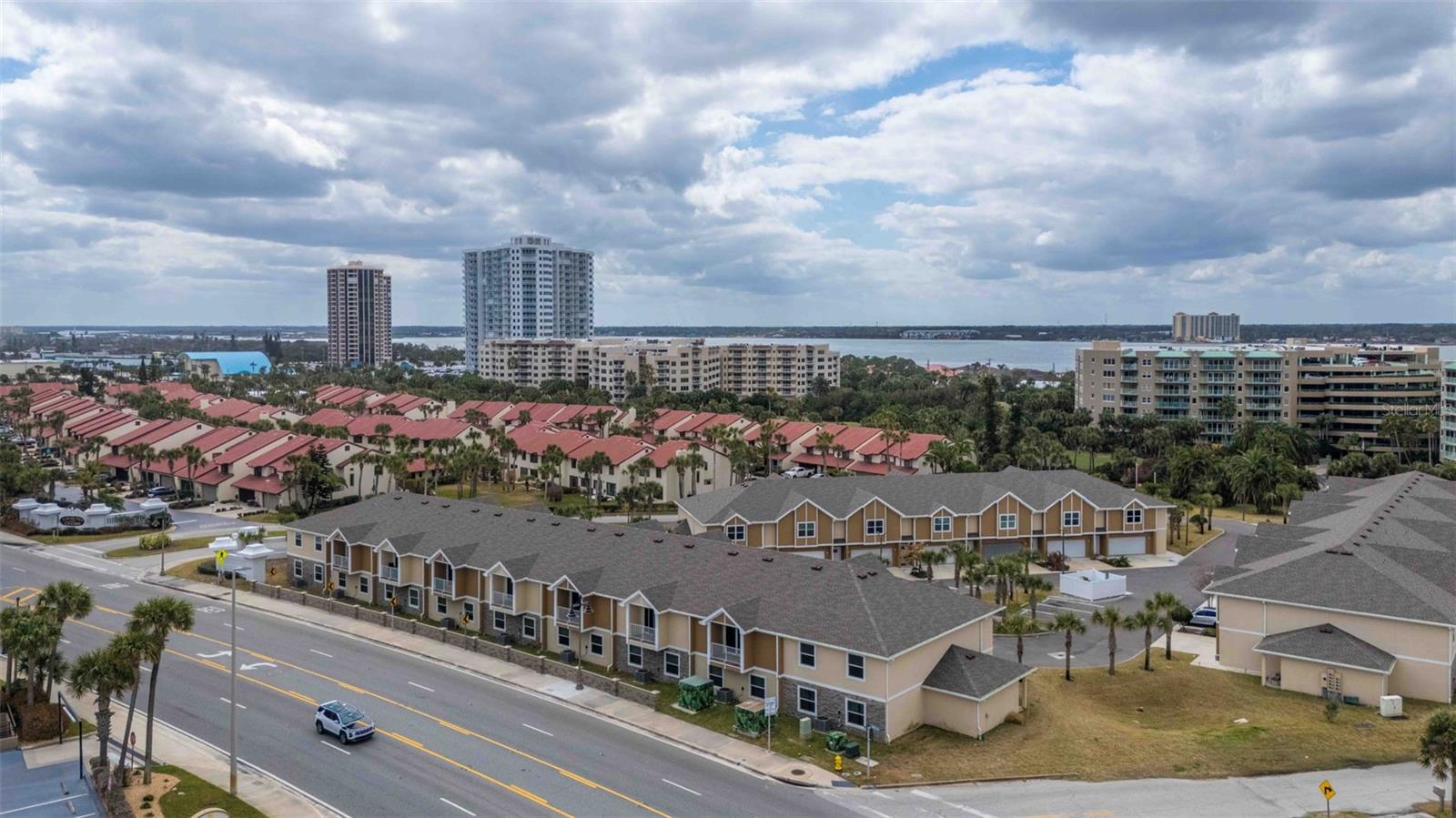 OCEANS 25 - Residential