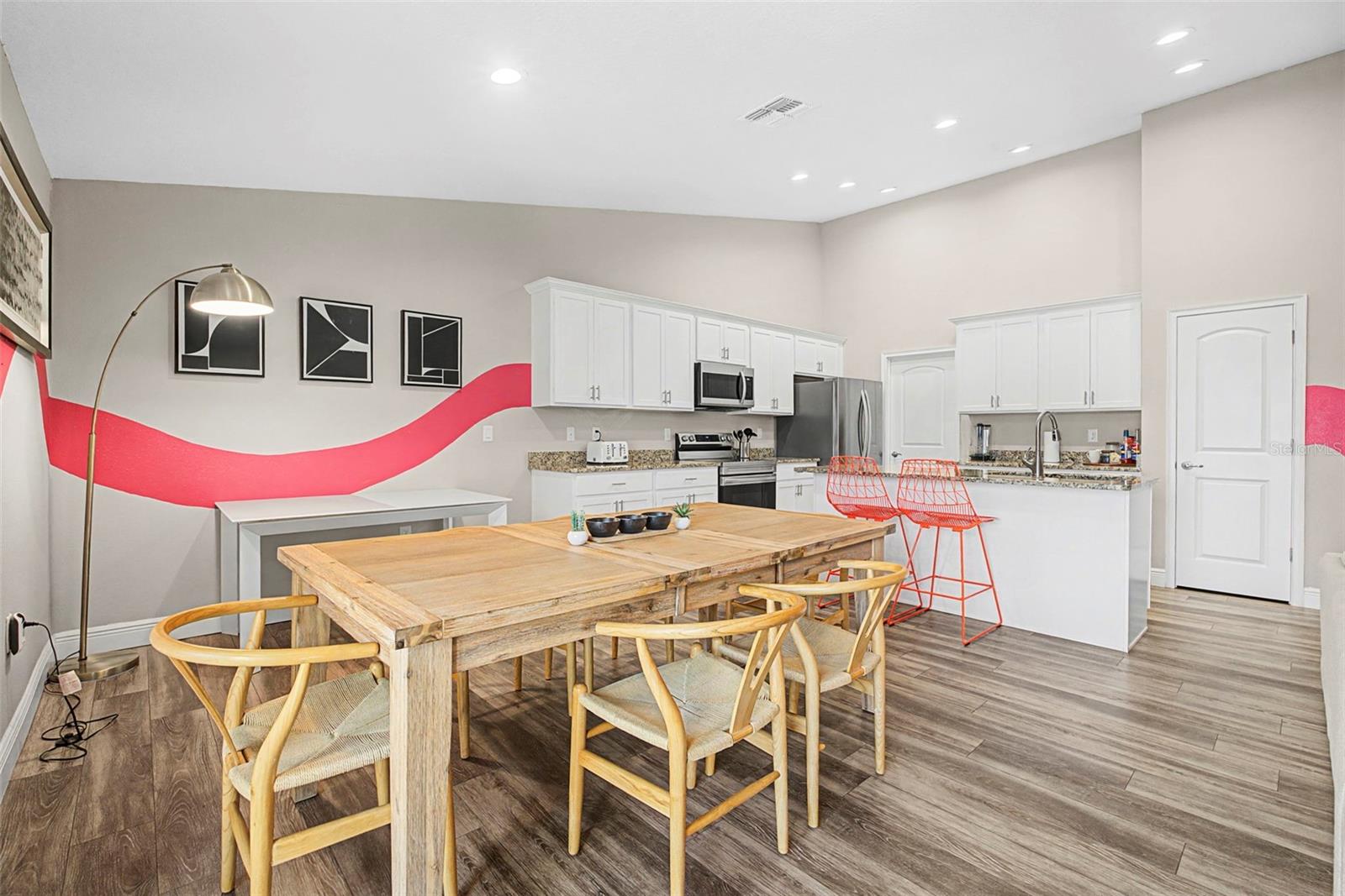 OCEANS 25 - Residential