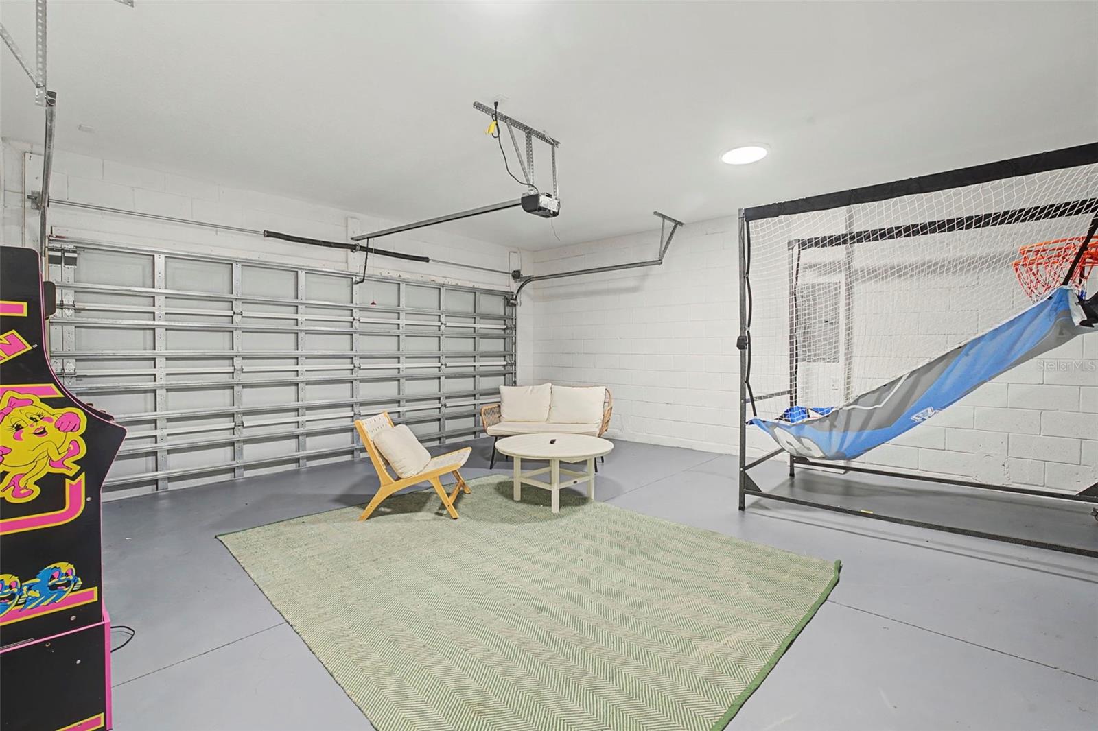 OCEANS 25 - Residential