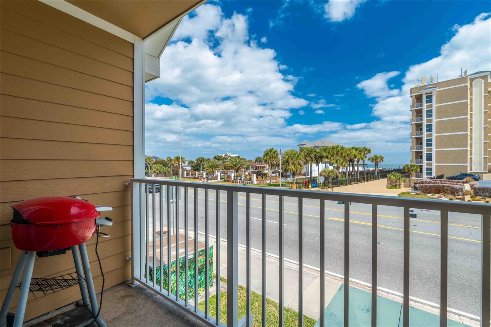 OCEANS 25 - Residential