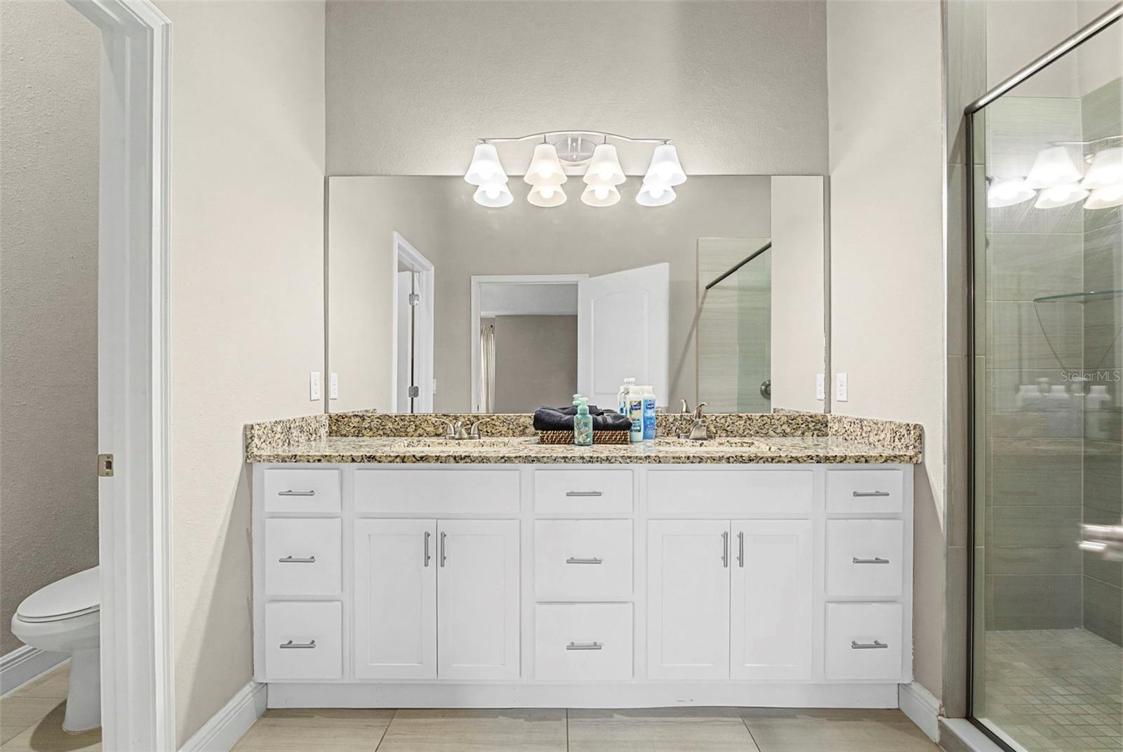 OCEANS 25 - Residential