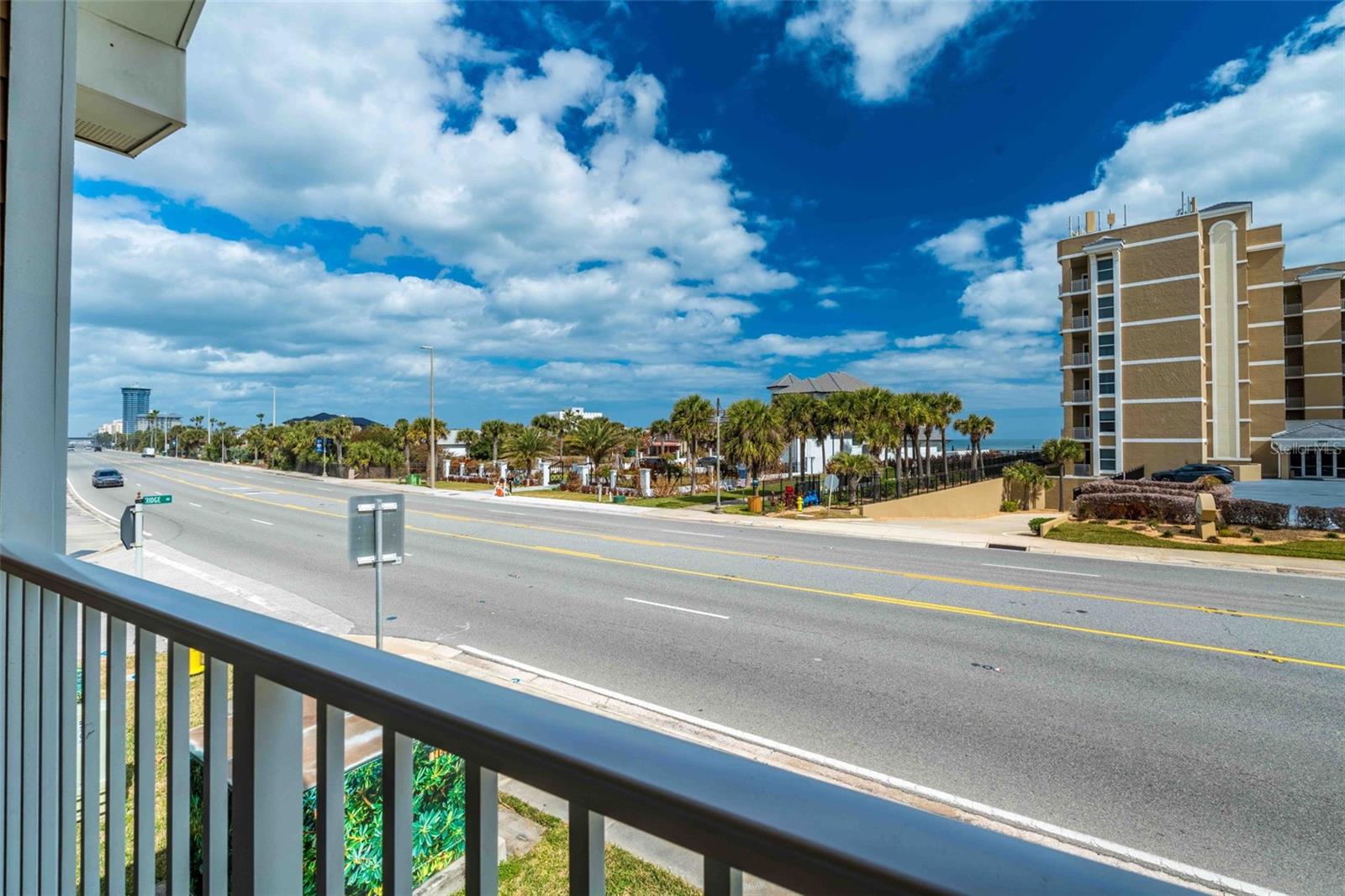 OCEANS 25 - Residential