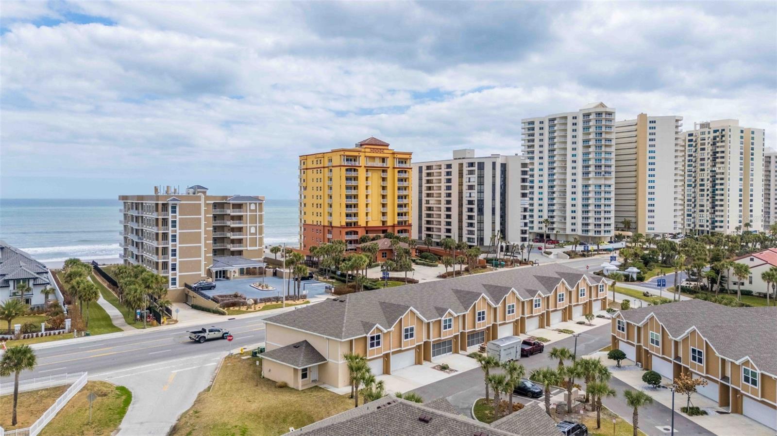 OCEANS 25 - Residential