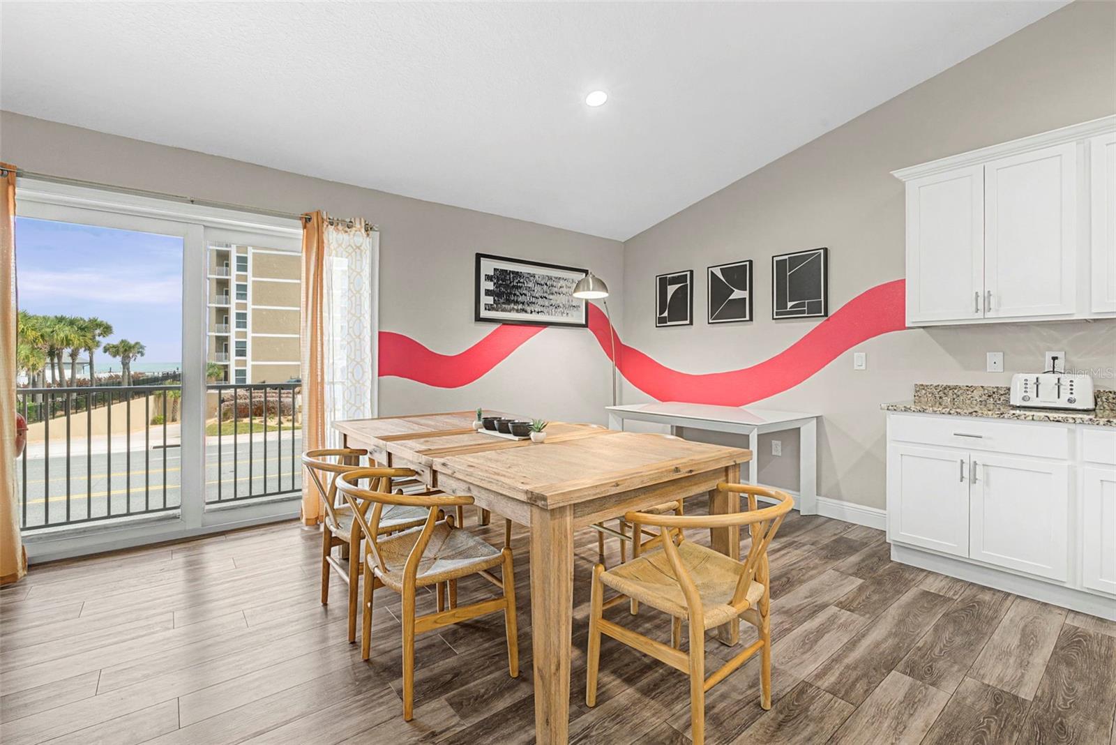 OCEANS 25 - Residential