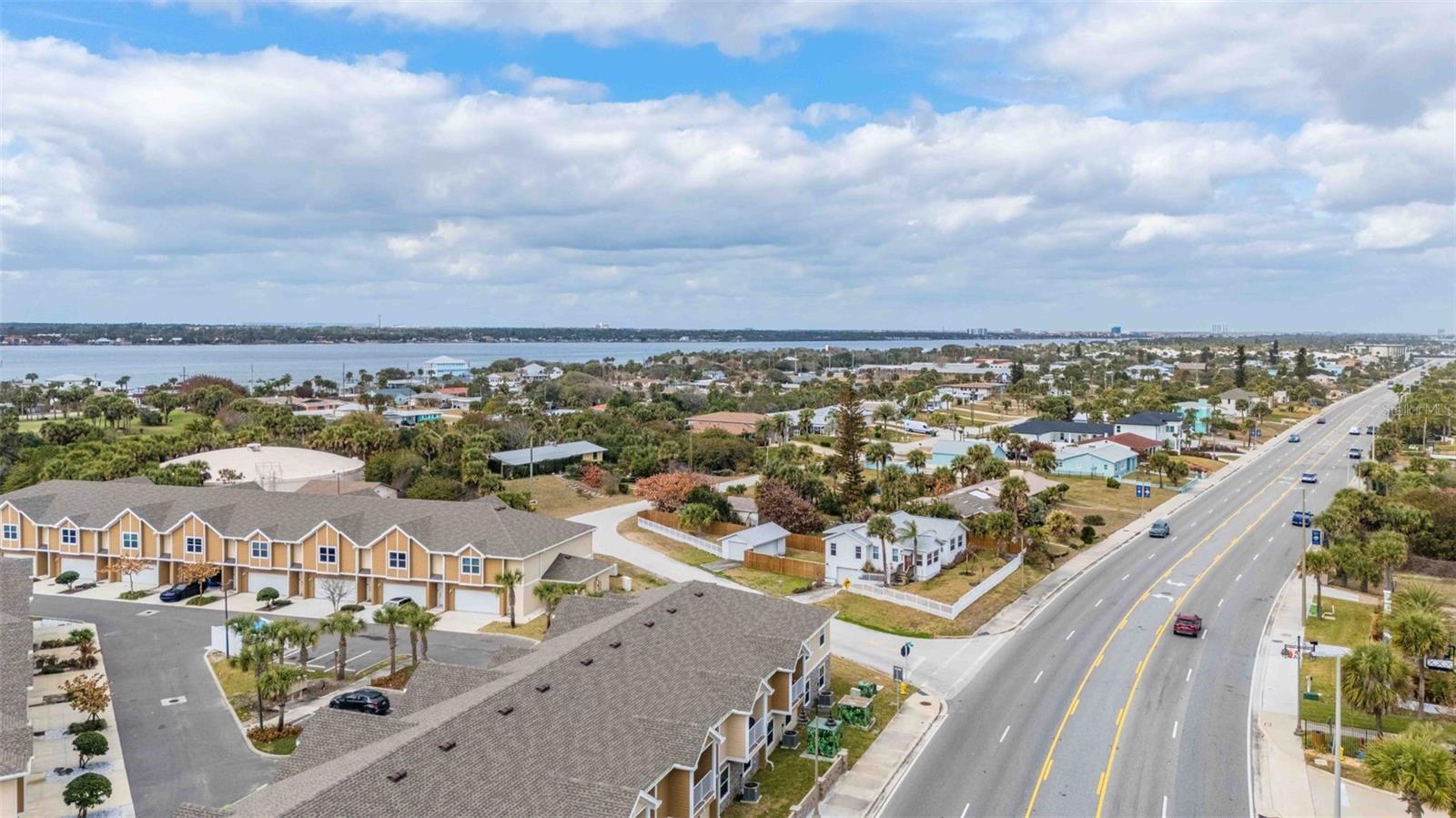 OCEANS 25 - Residential