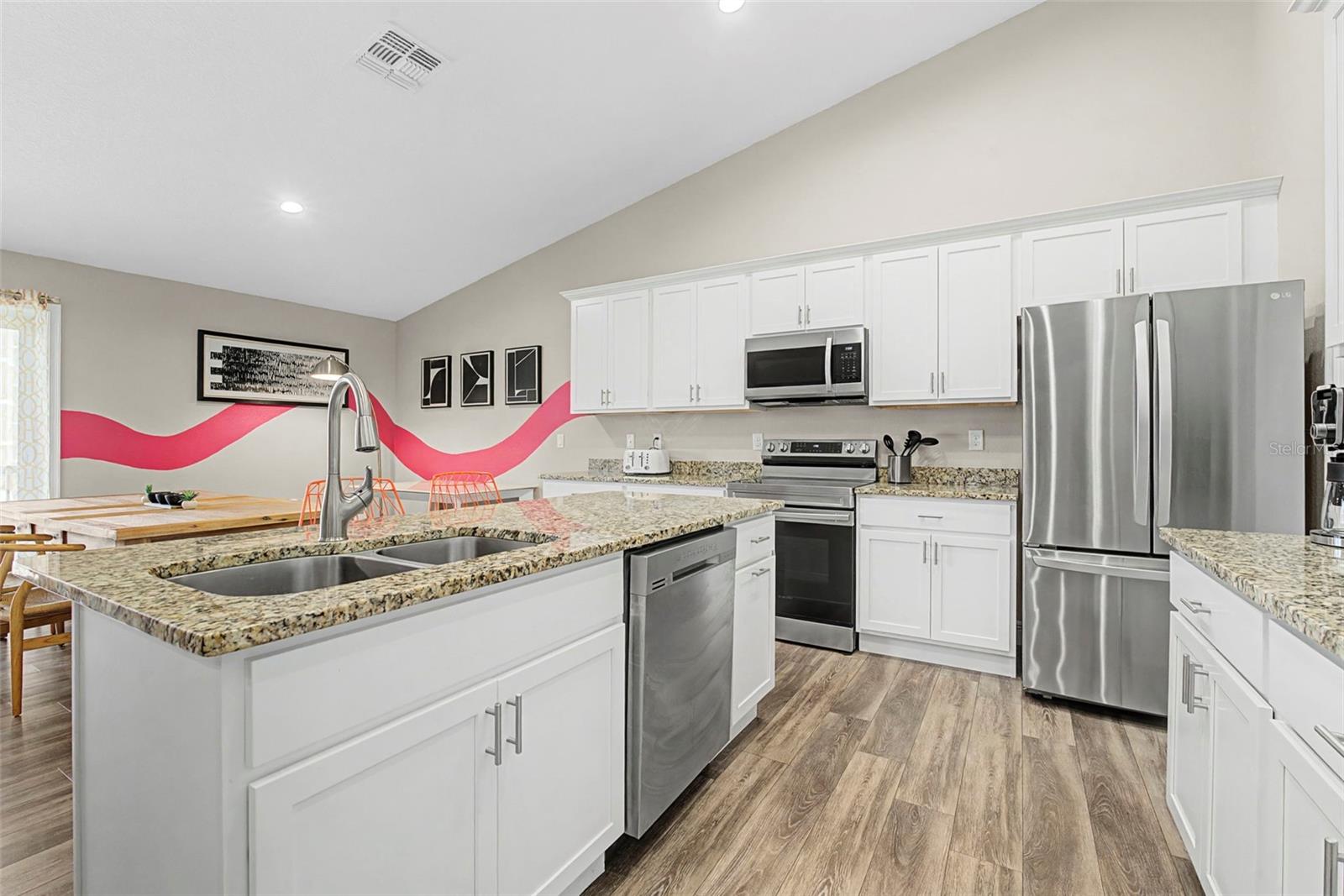 OCEANS 25 - Residential