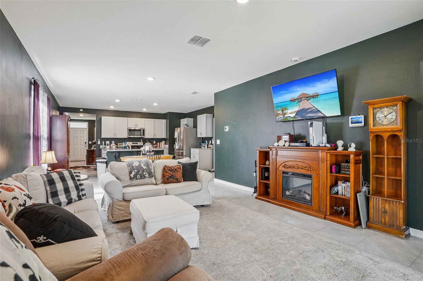 VICTORIA OAKS PH B - Residential