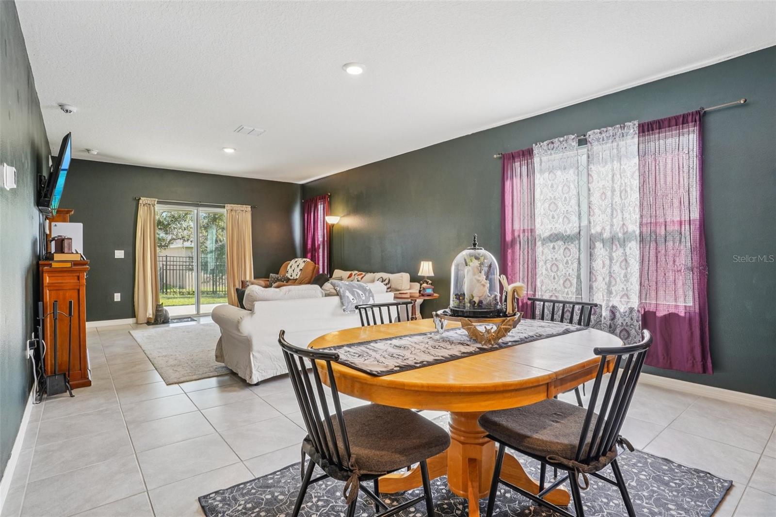 VICTORIA OAKS PH B - Residential