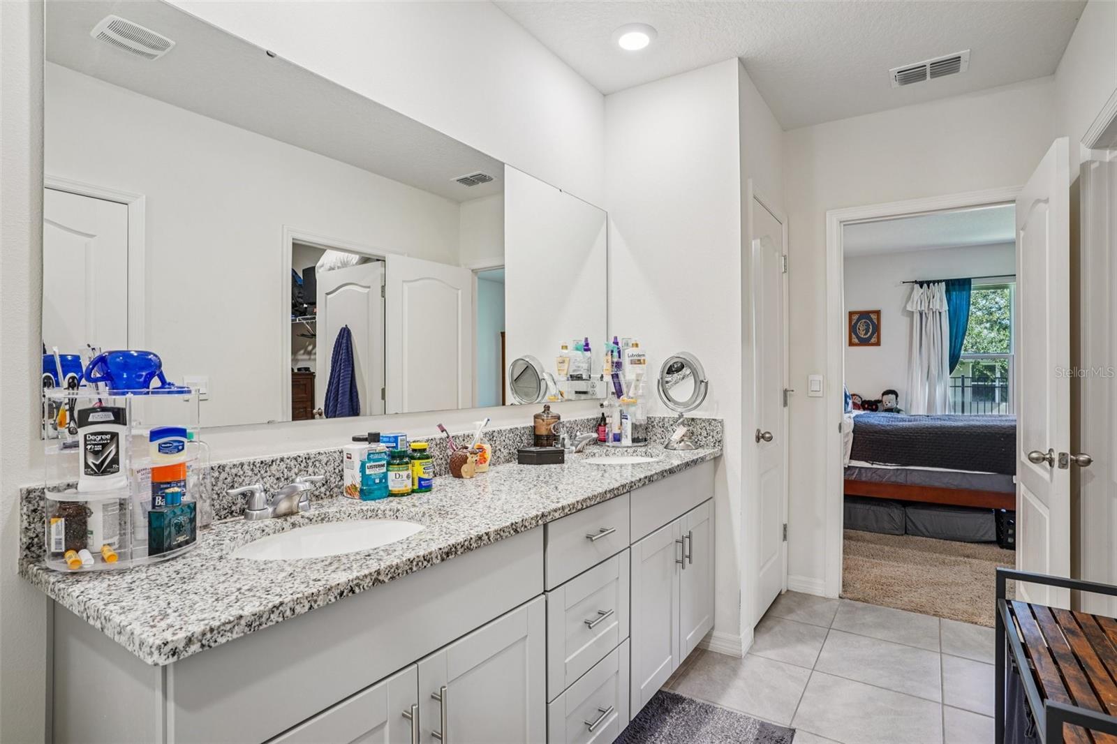 VICTORIA OAKS PH B - Residential