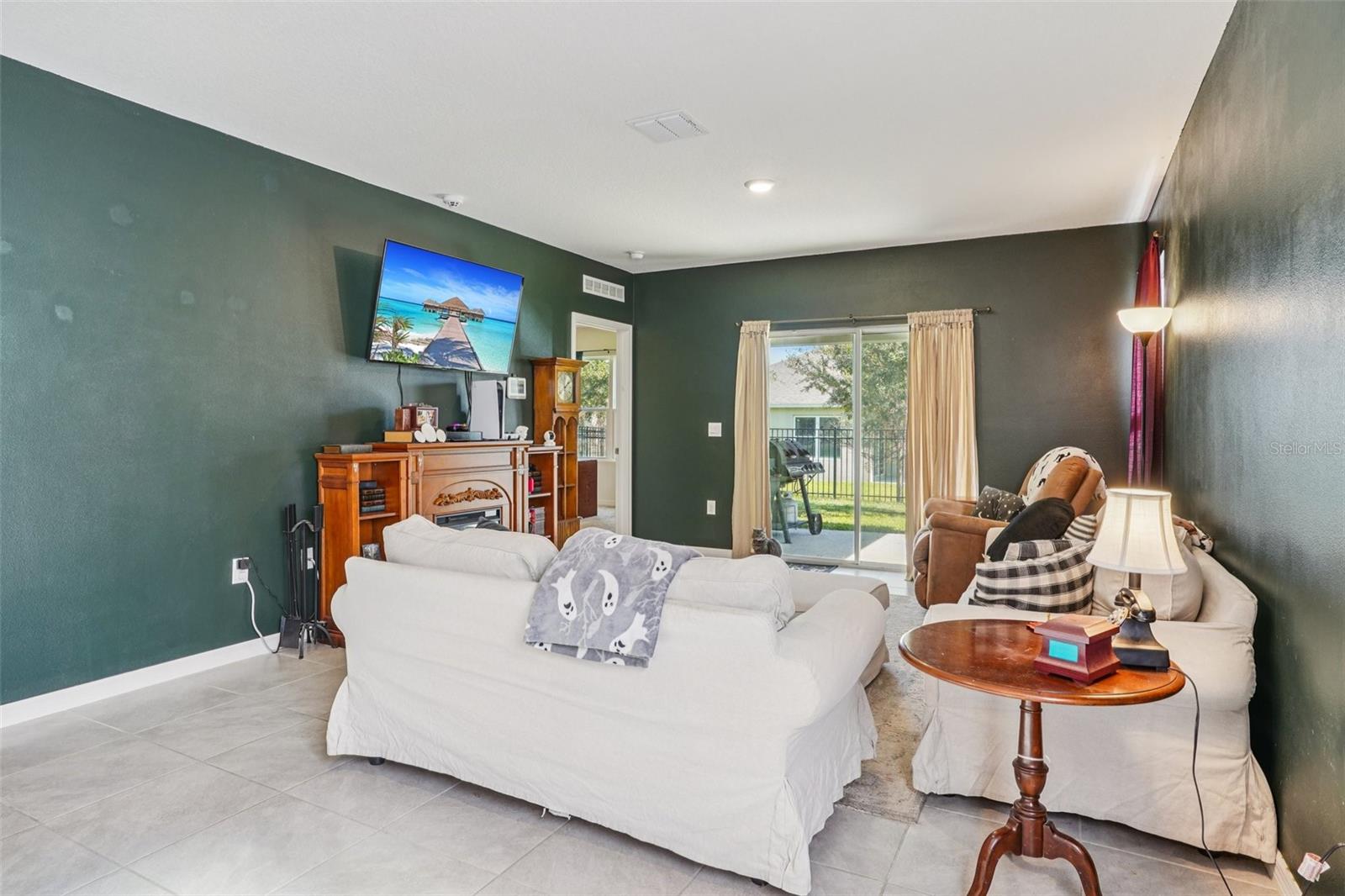 VICTORIA OAKS PH B - Residential