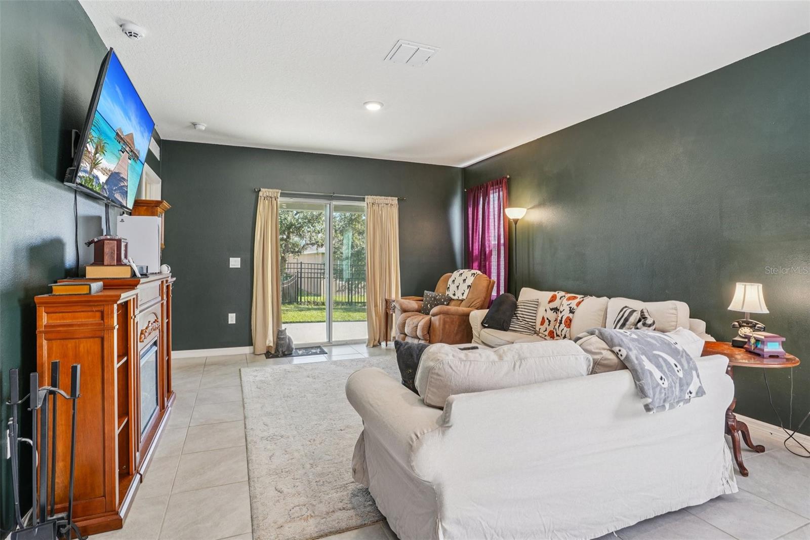 VICTORIA OAKS PH B - Residential