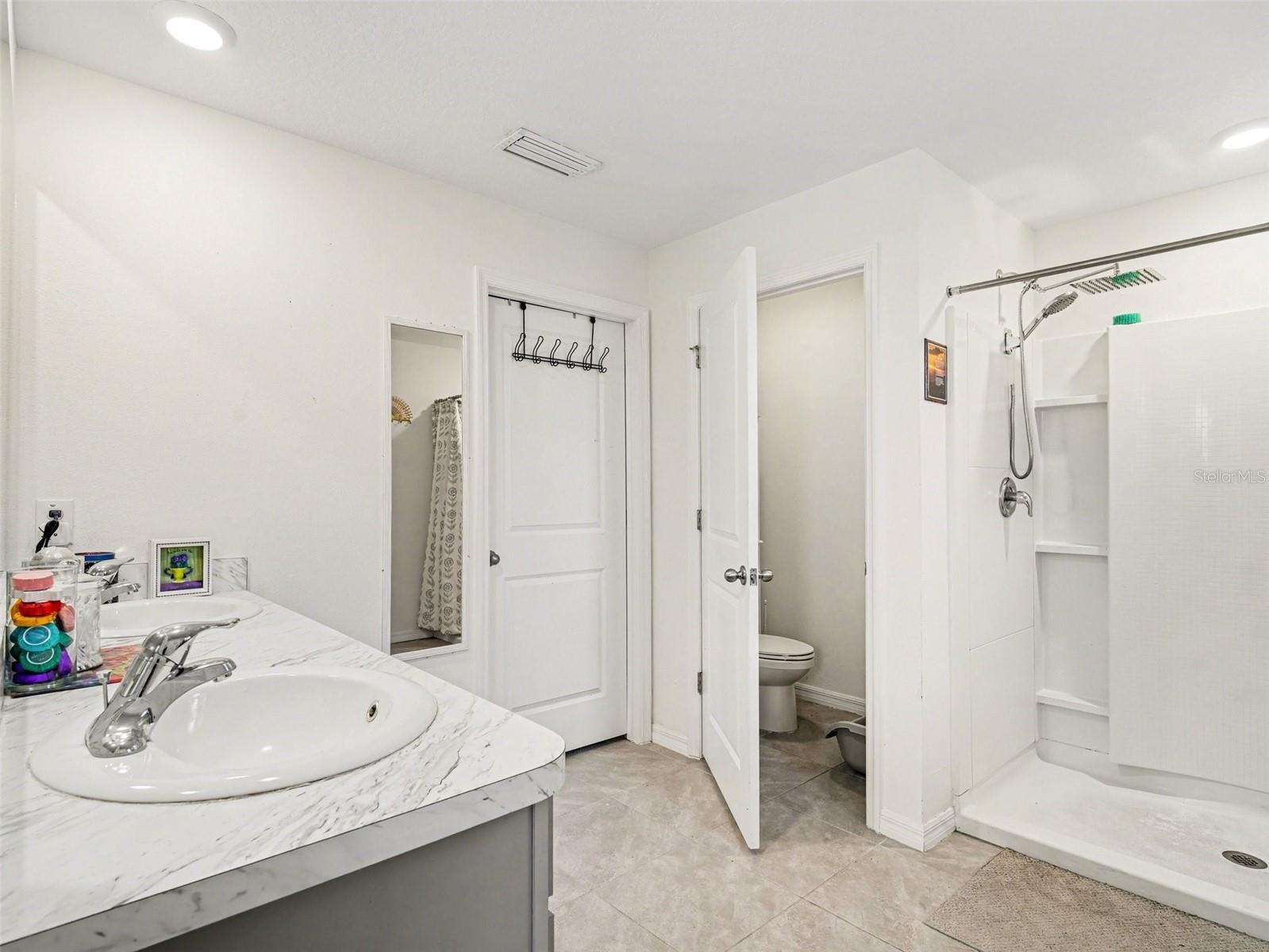 SILVERSTONE NORTH PH IC & ID - Residential