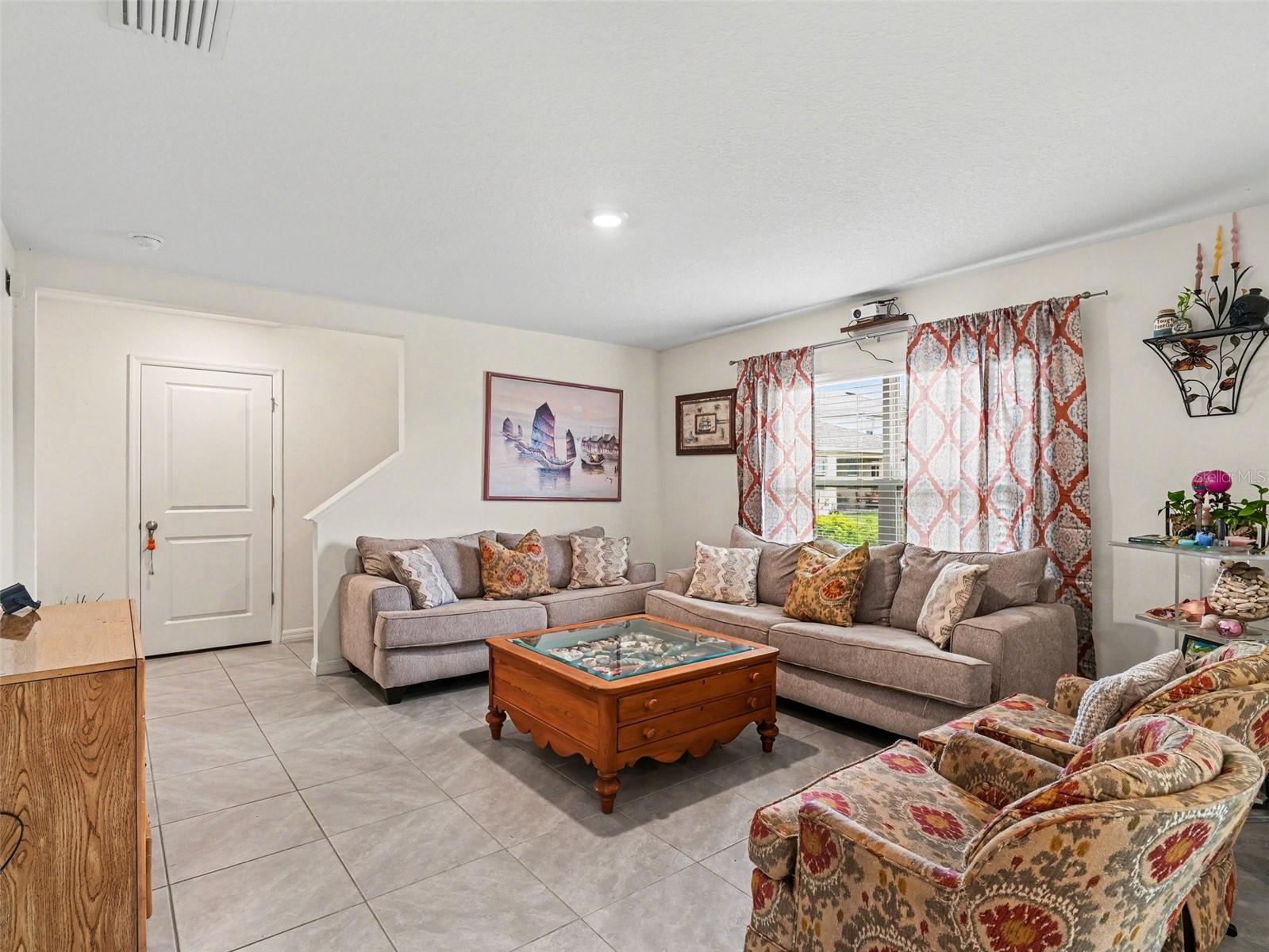 SILVERSTONE NORTH PH IC & ID - Residential