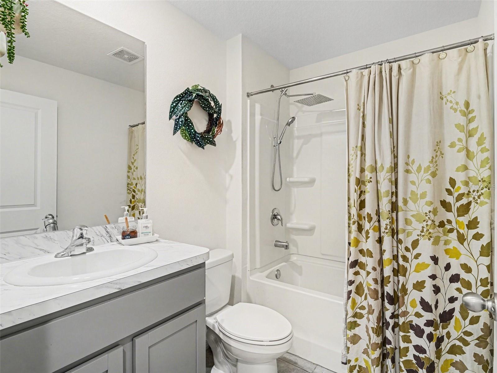 SILVERSTONE NORTH PH IC & ID - Residential