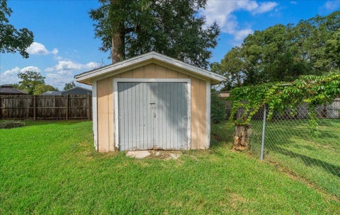 Tiny photo for 4851 NE 7th Street, Ocala, FL 34470 (MLS # OM733823)