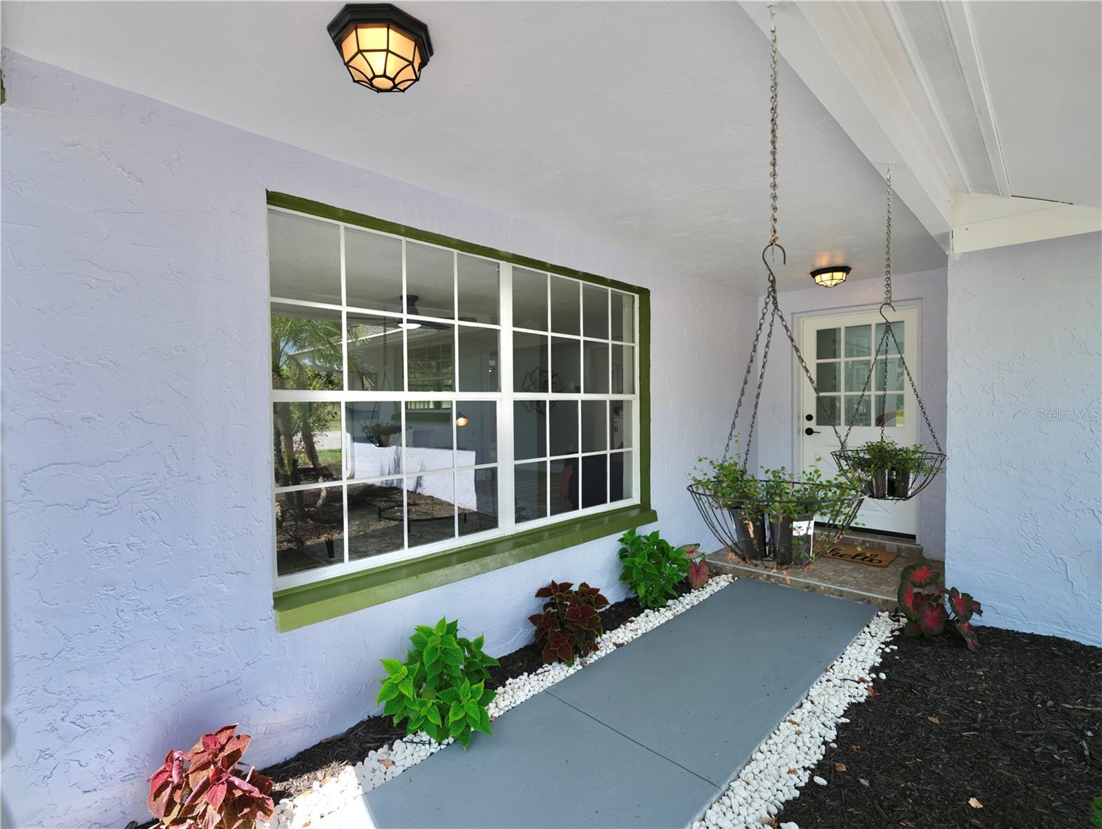 829 RIVERSIDE DRIVE