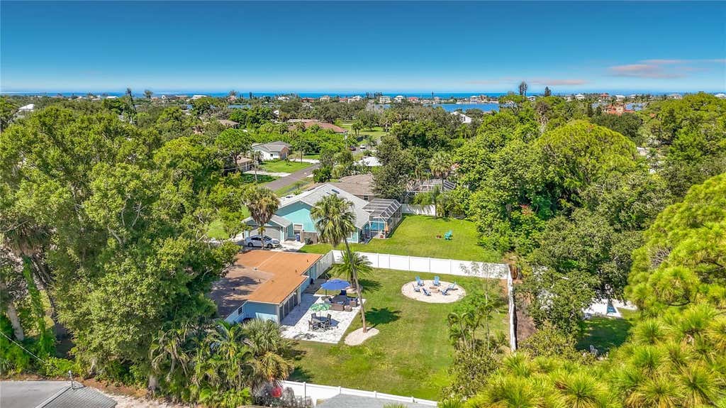 Photo of 212 S Myrtle Avenue, Nokomis, FL 34275 (MLS # N6145414)