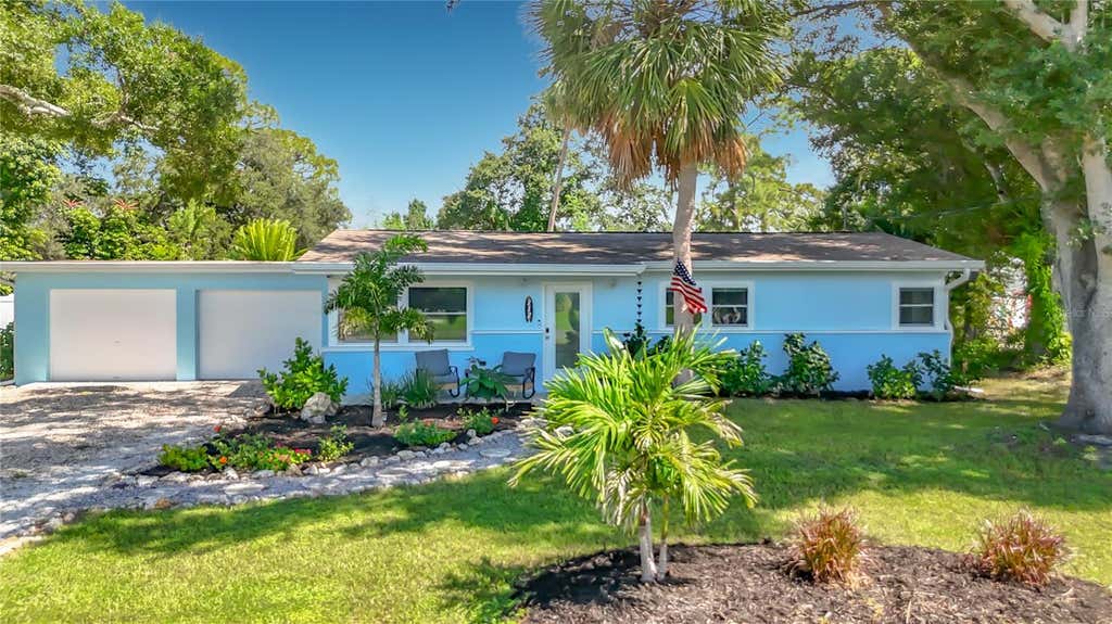Photo of 212 S Myrtle Avenue, Nokomis, FL 34275 (MLS # N6145414)