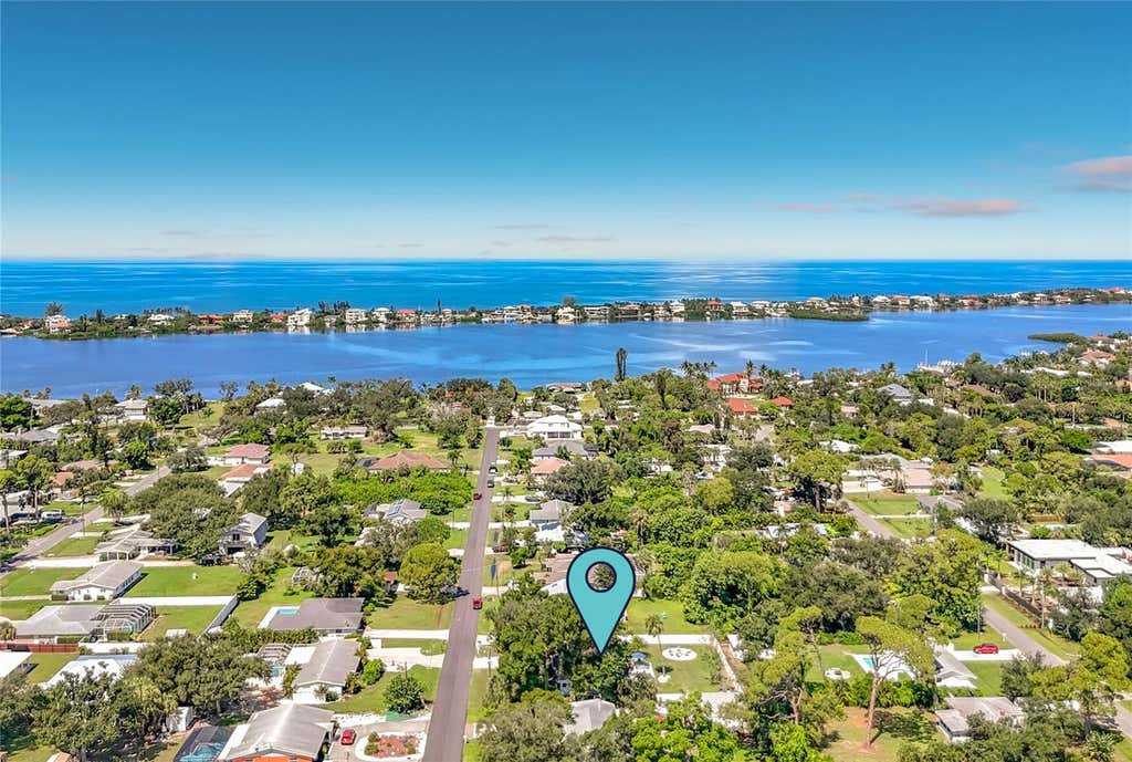 Photo of 212 S Myrtle Avenue, Nokomis, FL 34275 (MLS # N6145414)