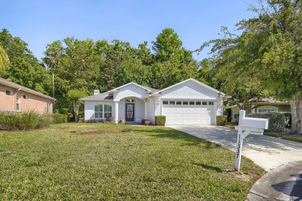 Photo of 11337 Clear Oak Cir, New Port Richey, FL 34654 (MLS # TB8498575)