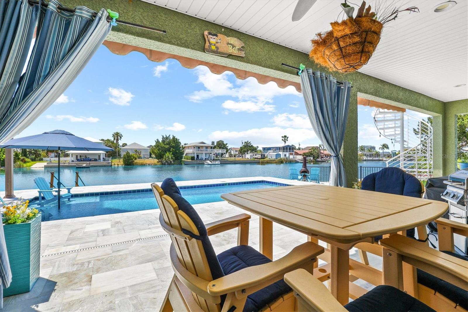 HERNANDO BEACH - Residential