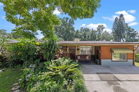 Photo of 7627 Daetwyler Drive, Orlando, FL 32812 (MLS # O6333079) Photo of 7627 Daetwyler Drive, Orlando, FL 32812 (MLS # O6333079)