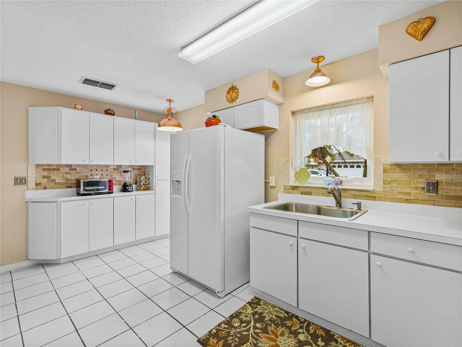 SWEETWATER GOLF & TENNIS CLUB THIRD ADDI - Residential