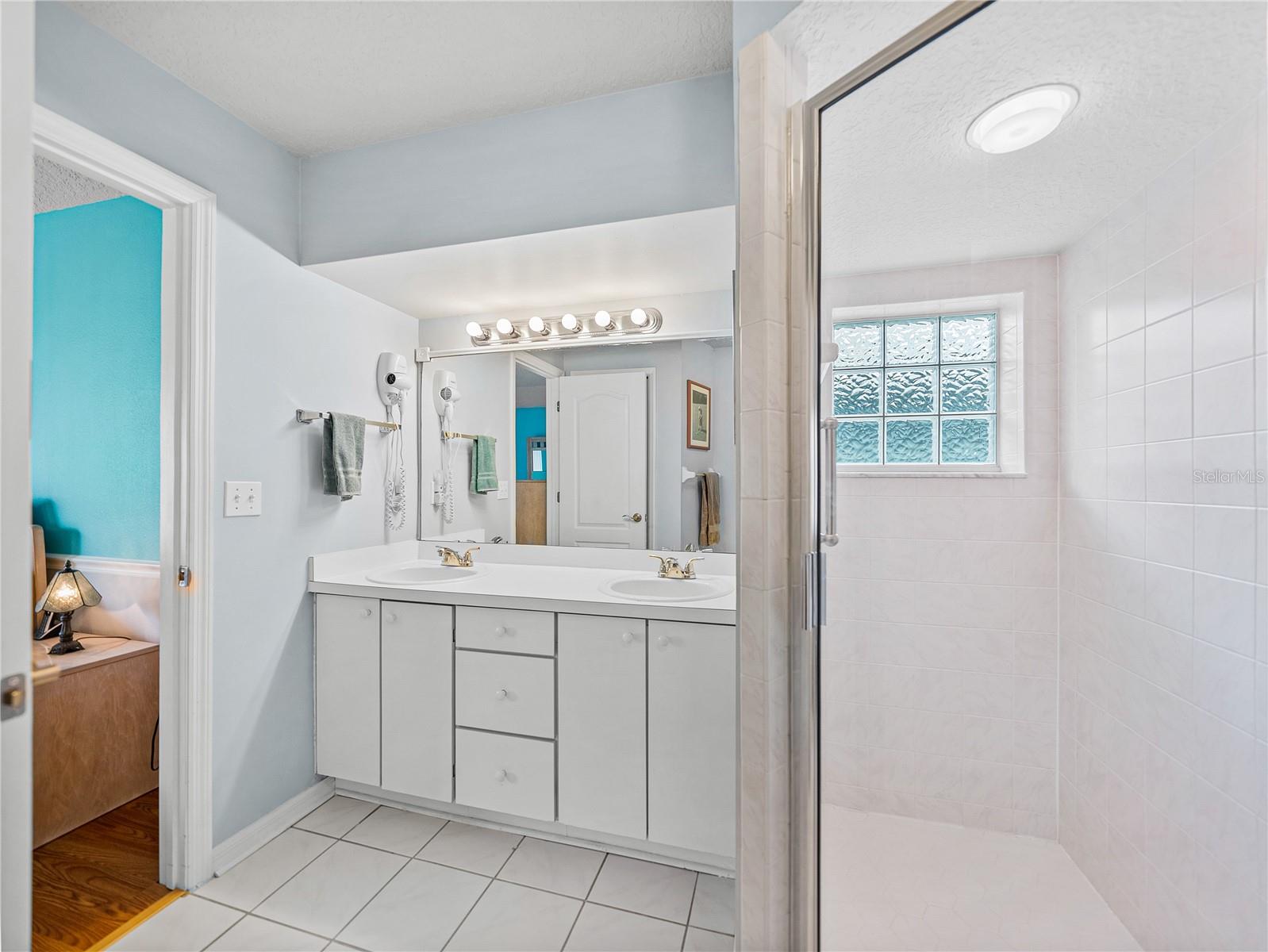 SWEETWATER GOLF & TENNIS CLUB THIRD ADDI - Residential