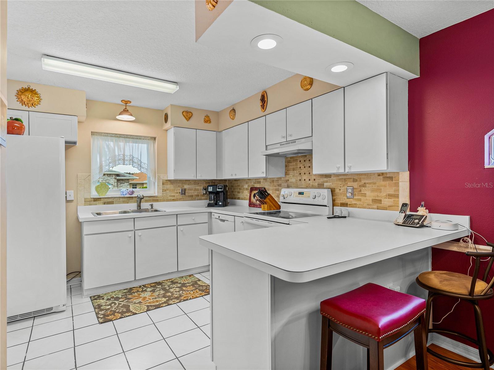 SWEETWATER GOLF & TENNIS CLUB THIRD ADDI - Residential