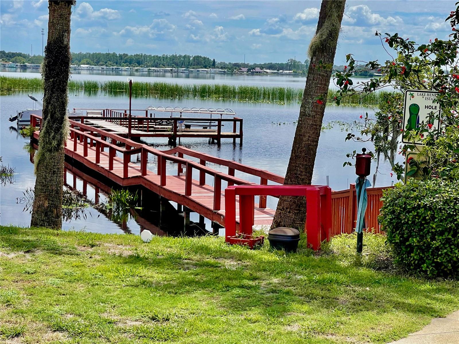 SWEETWATER GOLF & TENNIS CLUB THIRD ADDI - Residential