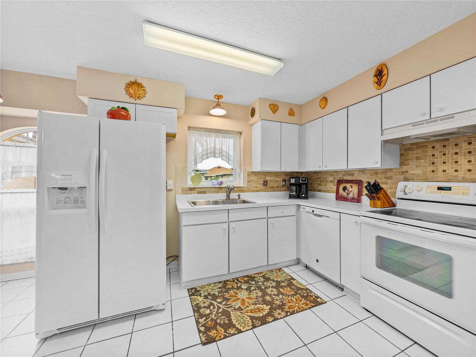 SWEETWATER GOLF & TENNIS CLUB THIRD ADDI - Residential