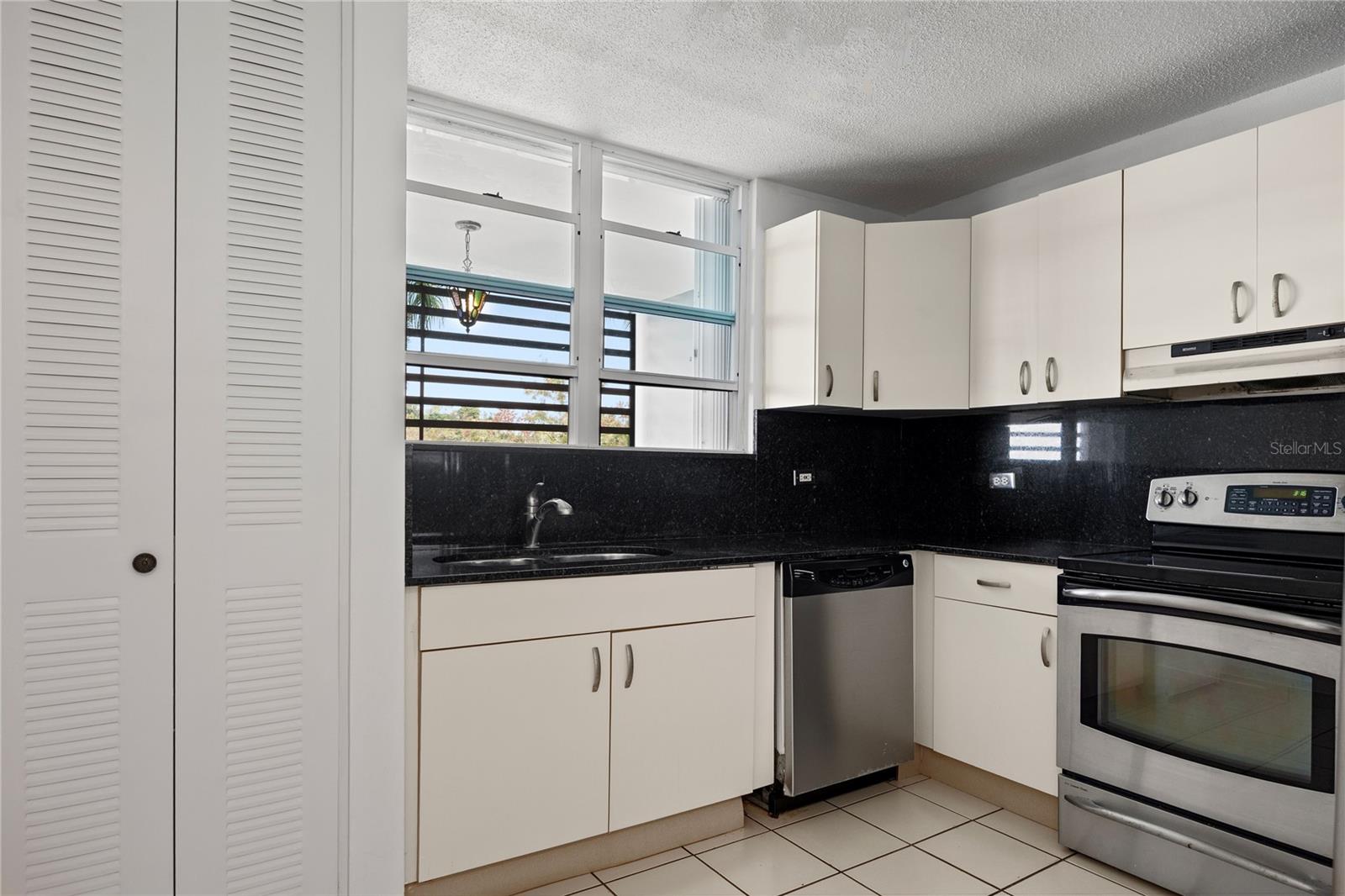 JARDINES DE MONTEHIEDRA - Residential