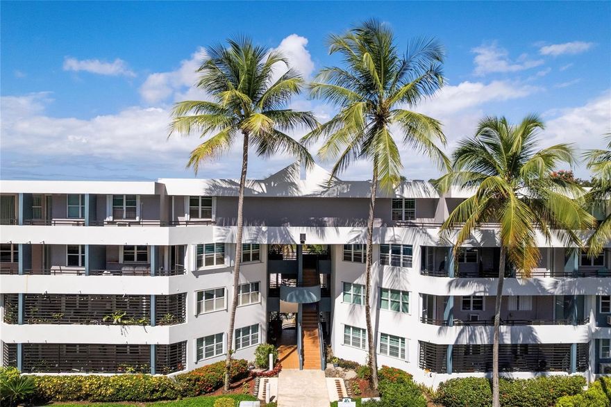 This apartment located in Cond. Jardines de Montehiedra, San Juan, features 1 bedroom, 1 full bathroom, and 1 powder room, with approximately 1,241 square feet of living space. The community offers amenities including a swimming pool, playground, and 24/7 security. Situated within the exclusive Montehiedra area, residents enjoy immediate access to Montehiedra Outlets, restaurants, pharmacies, and direct connectivity to major highways. This property represents an excellent opportunity as either a primary residence or an investment property. CRIM: $1,403 annually. HOA: $181 monthly.