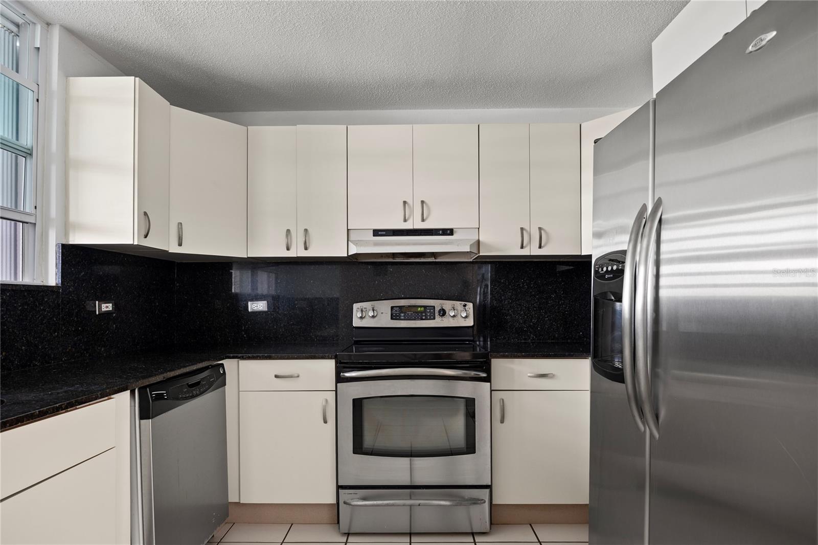 JARDINES DE MONTEHIEDRA - Residential