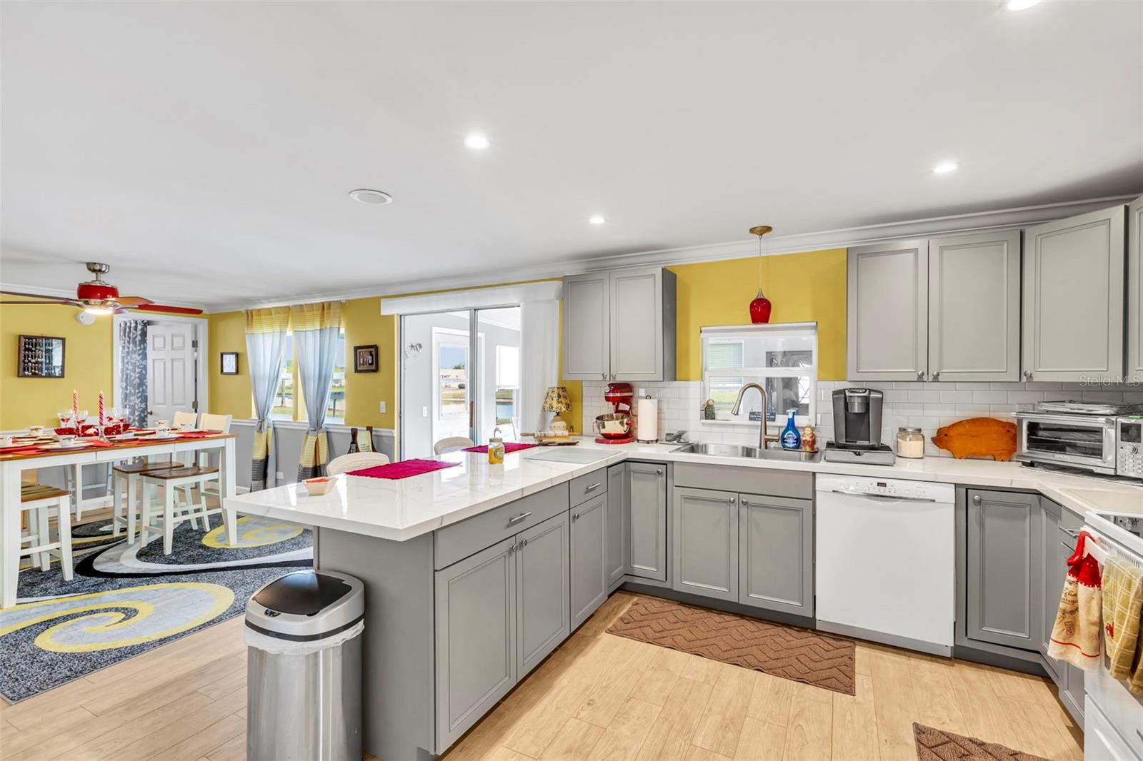 LA CASA MHP CO-OP - Residential