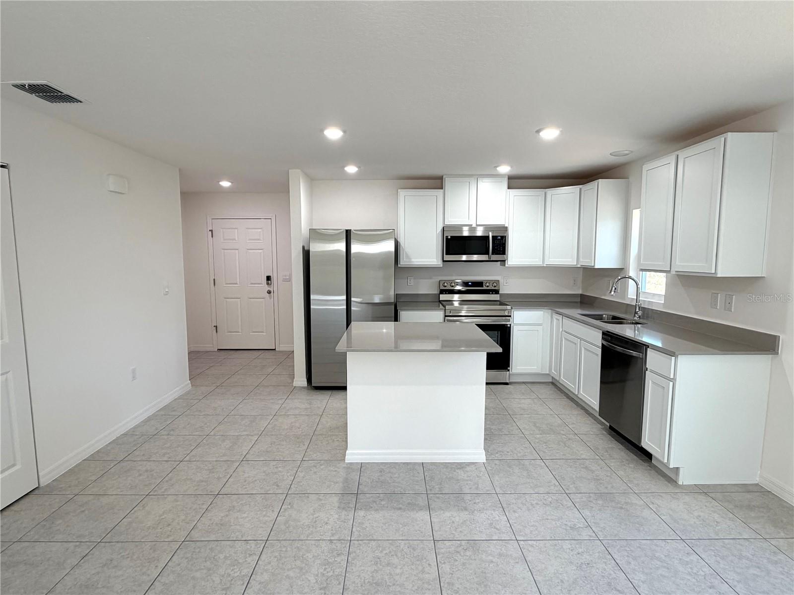 6690 E LOWDEN STREET