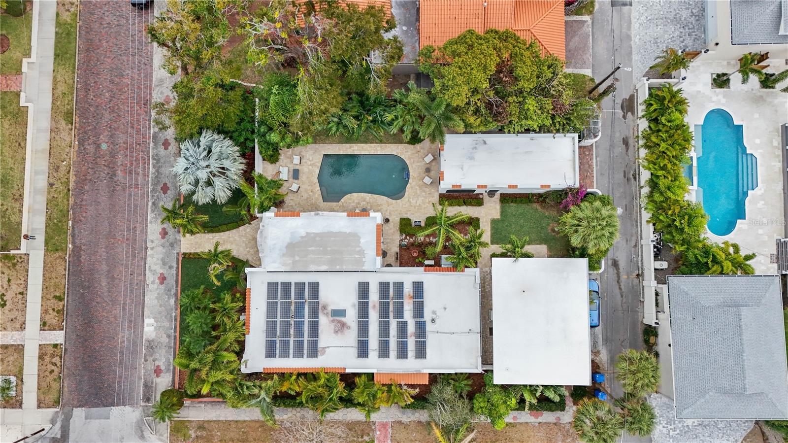220 14TH AVENUE N
