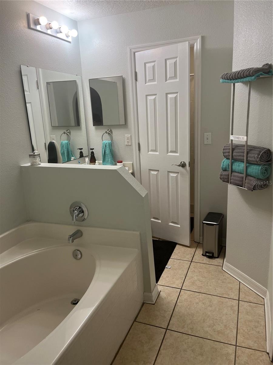PORT CHARLOTTE SUB 07 - Residential Lease