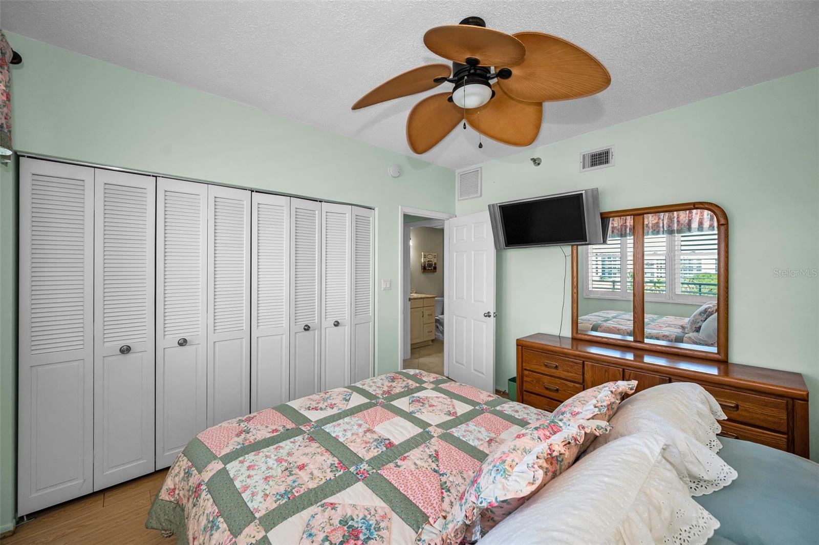 HARBOURSIDE CONDO - Residential