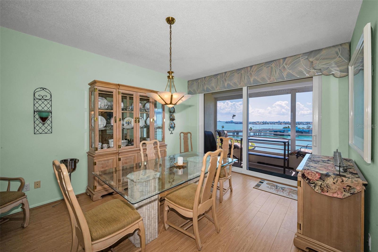 HARBOURSIDE CONDO - Residential