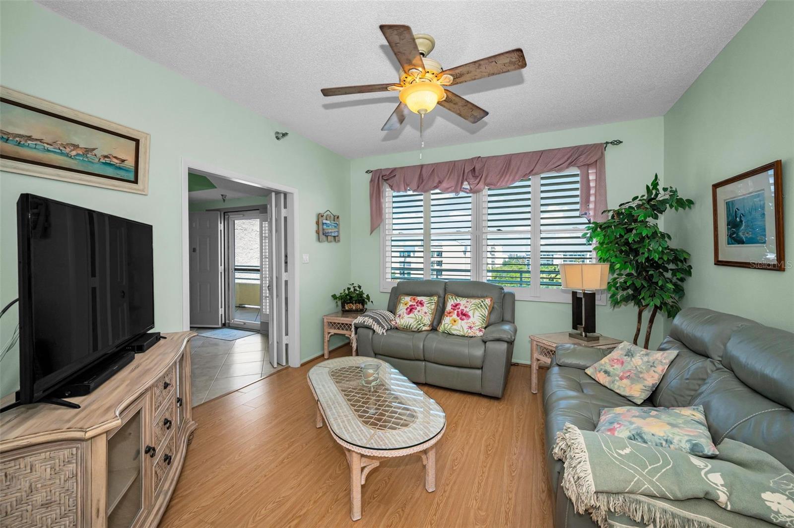 HARBOURSIDE CONDO - Residential