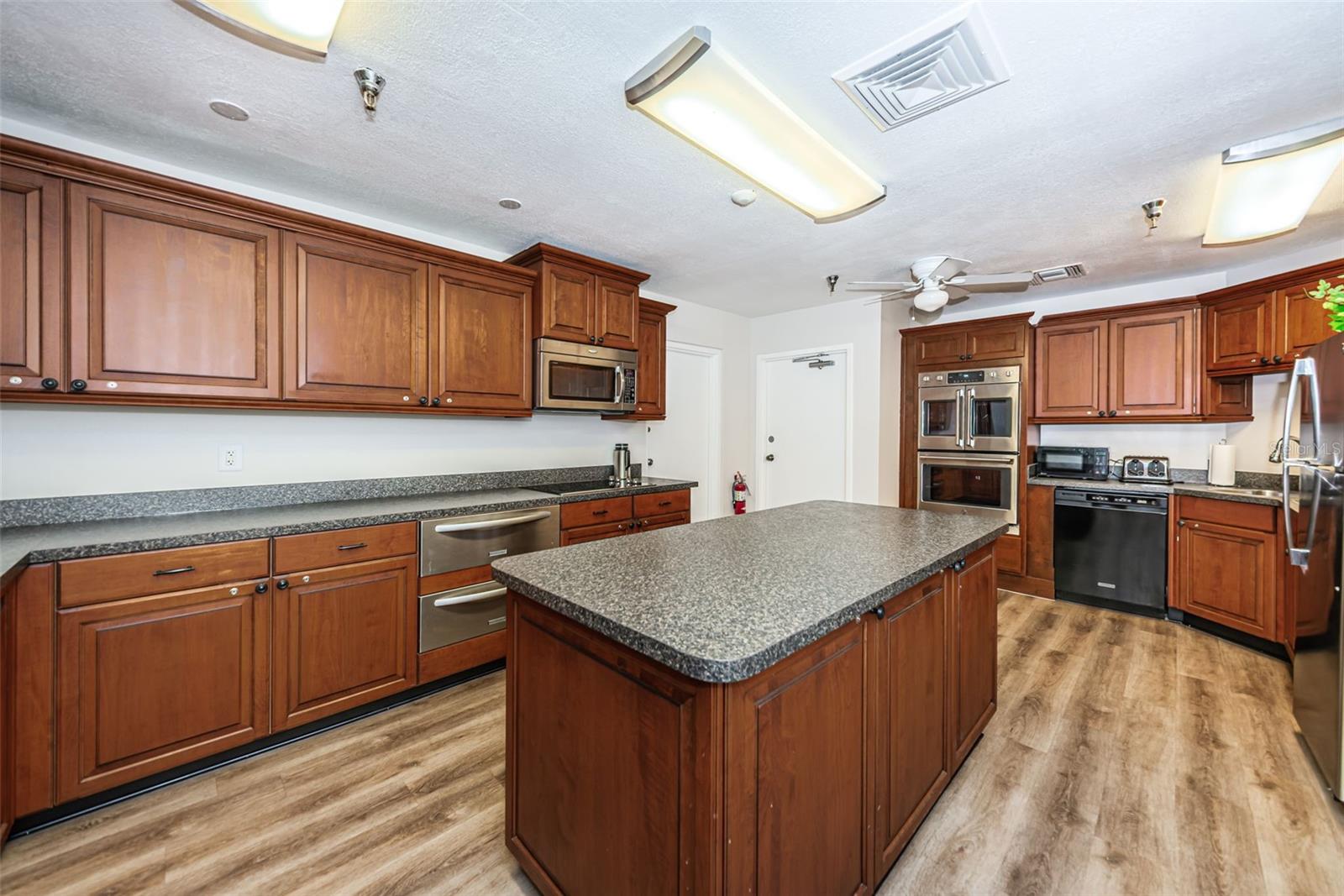 HARBOURSIDE CONDO - Residential