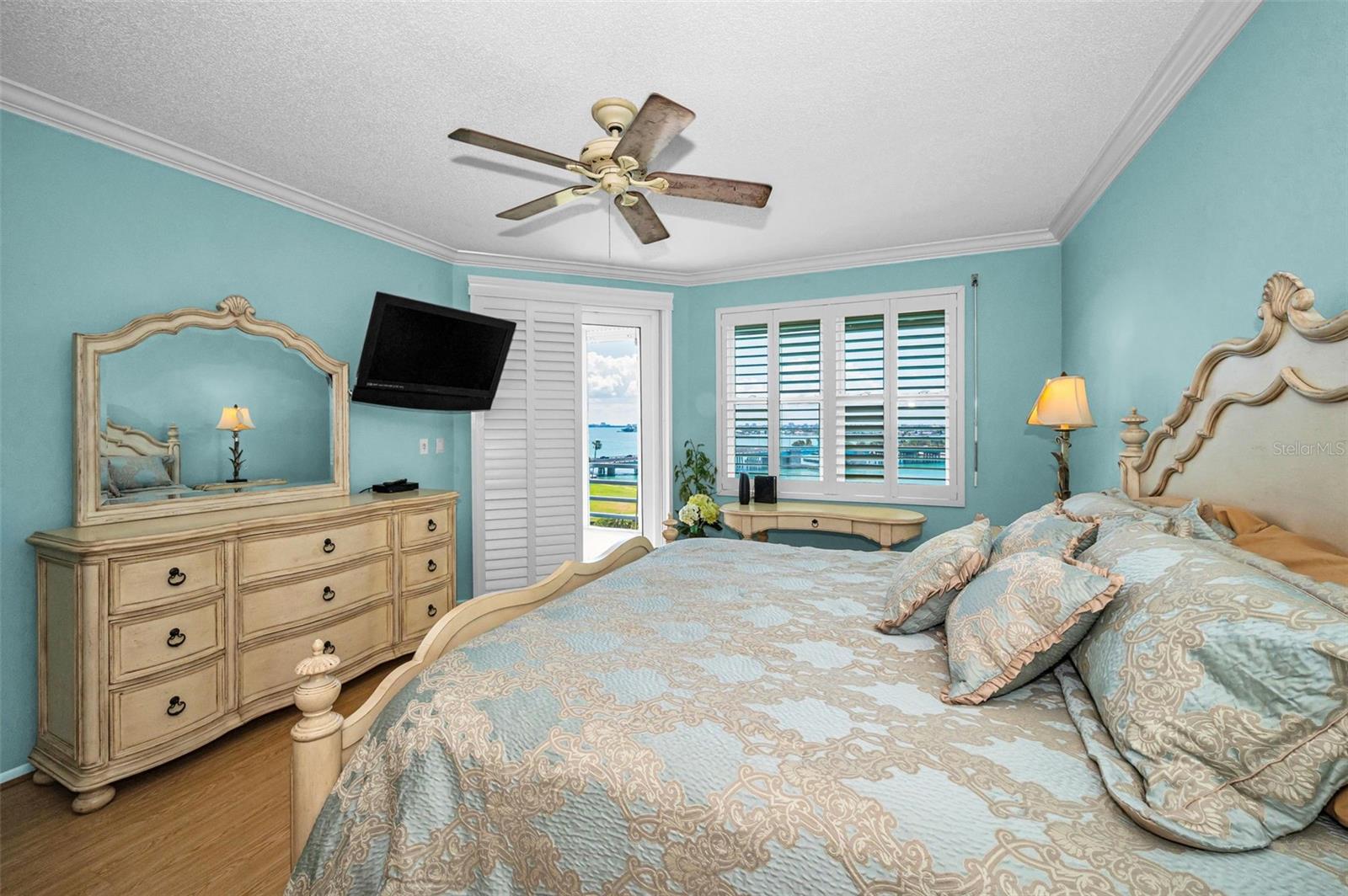 HARBOURSIDE CONDO - Residential